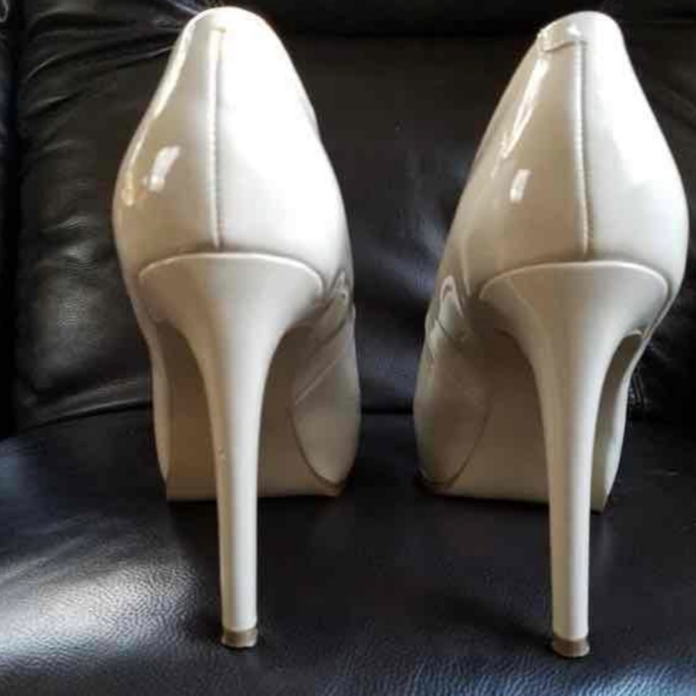 Guess Nude Platform Heels Pumps - Picture 2 of 6
